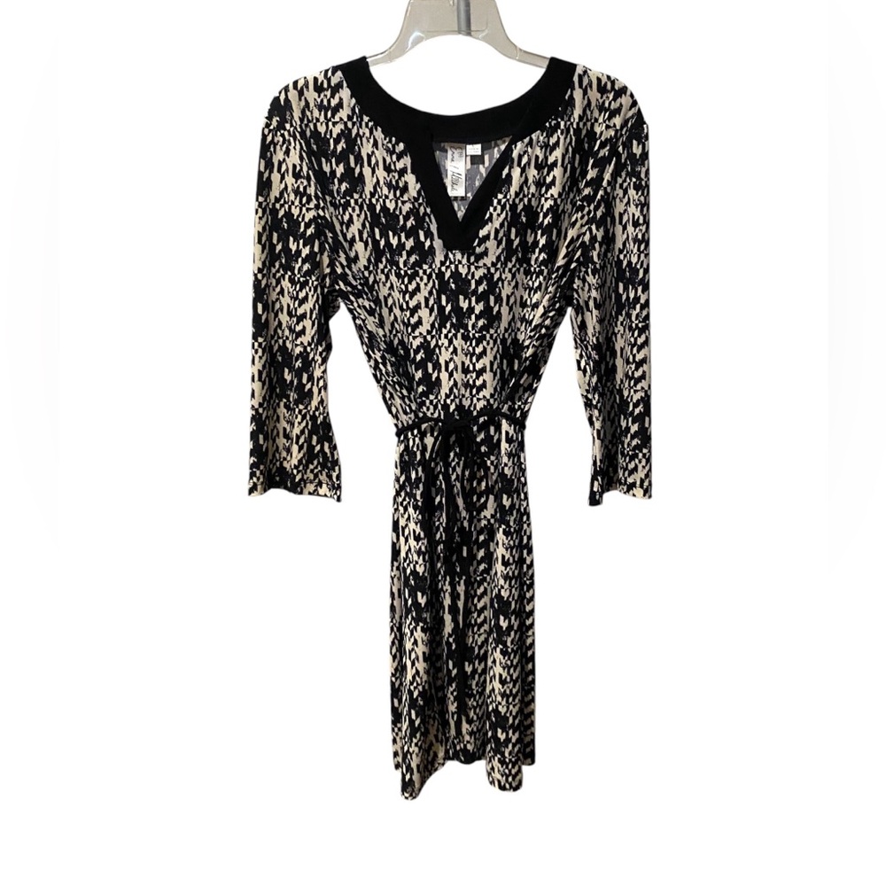 Emma & Michele- Geometric V-Neck Dress-Women's Size: Large-Color: Black/Tan